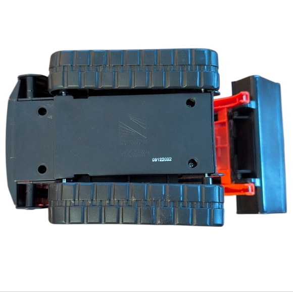 KUBOTA Red And Black Bob Cat Skid Steer Toy - Picture 6 of 6